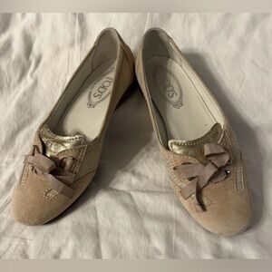 Tod's Biege Bow Almond Toe Women's Flat Loafer Shoes Size 37 6/6.5
